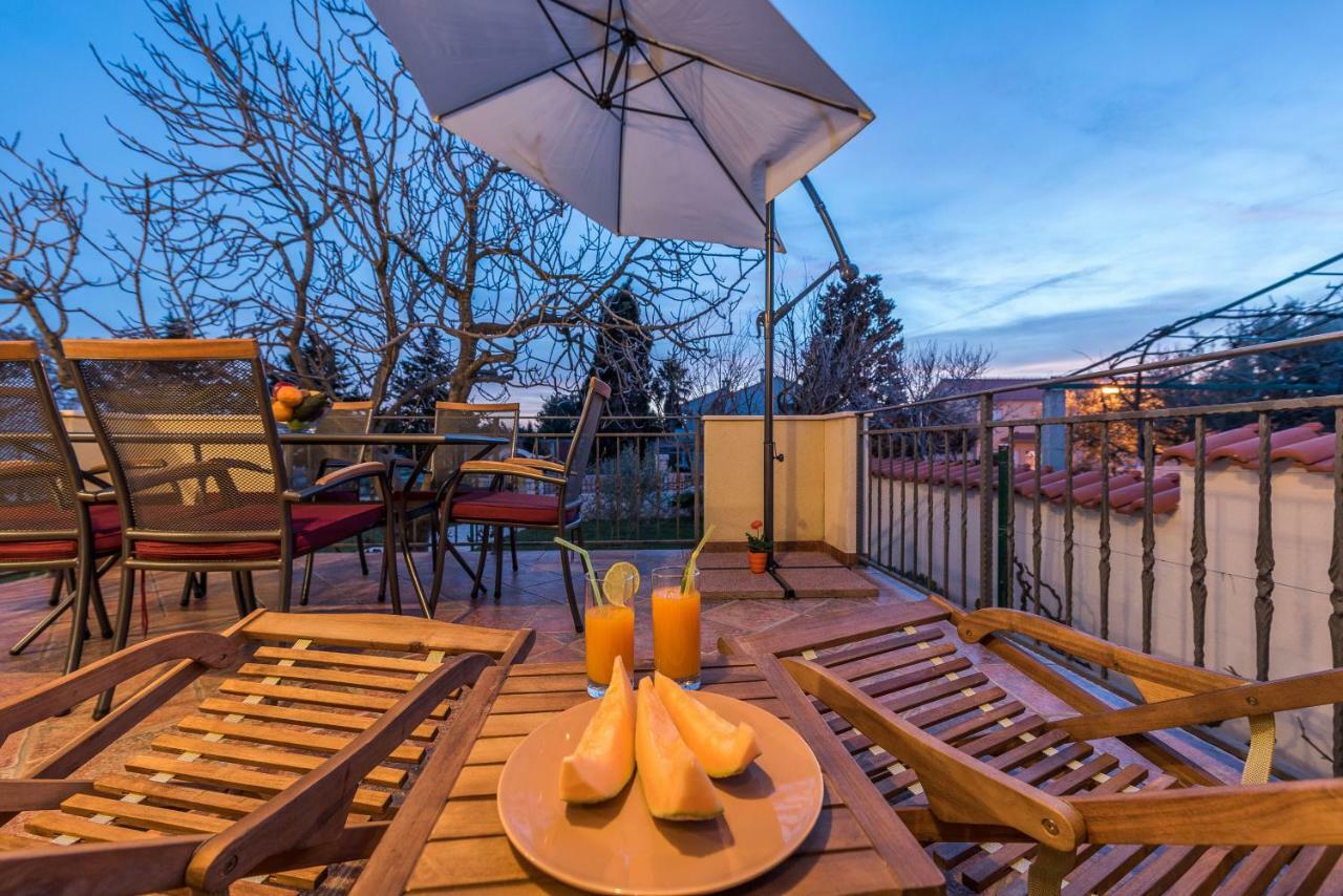 ורסי Holiday House Lavanda מראה חיצוני תמונה