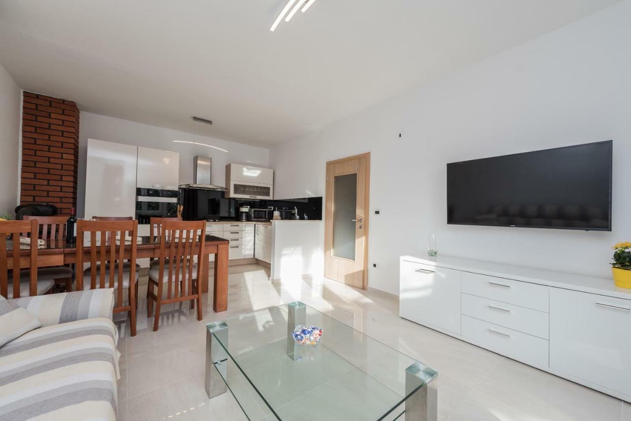 ורסי Holiday House Lavanda מראה חיצוני תמונה