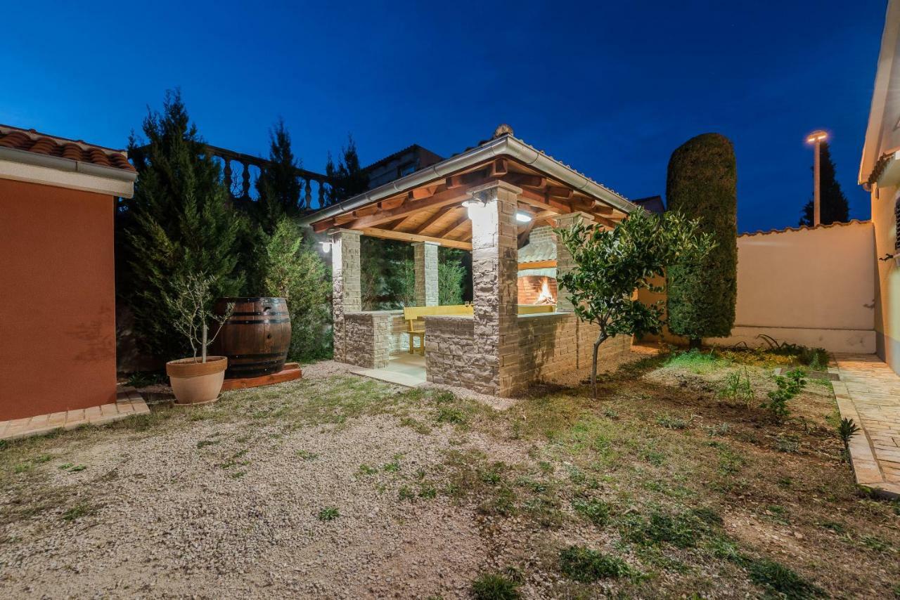 ורסי Holiday House Lavanda מראה חיצוני תמונה